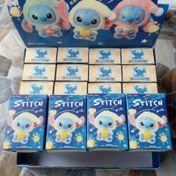 Resim 1 Adet Disney Stitch Parti Dekorasyon Figürü - Çeşitli Renkler, Benzersiz Kıyafetiyle Sevimli Karikatür Tarzı, Hayranlar İçin Mükemmel Doğum Günü Hediyesi, Sürpriz Gizem Kutusu Serisi, Disney Hediyeleri 