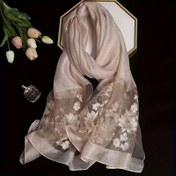 Resim Vintage Çiçek Nakışlı İpek Eşarp - %60 Yün ve %40 Dut İpeği Karışımı, Kadınlar için Hafif Nefes Alabilen Şal, Günlük ve Resmi Kıyafetler için Zarif Moda Aksesuarı 