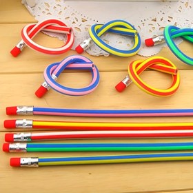 Resim 6 adet Renkli Esnek Kalem, HB Yumuşak Plastik Katlanabilir Yazı Araçları, Yaratıcı Günlük Tutma ve Çizim için Esnek Şekillendirme Kalemleri, Öğrenciler ve Sanatçılar için İdeal, Kalem Silgisi 