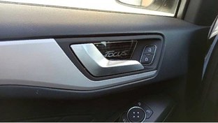 Resim Ford Focus 2019+ Kapı Kolu İç Açma Kaplama-Titanyum Sinyal 