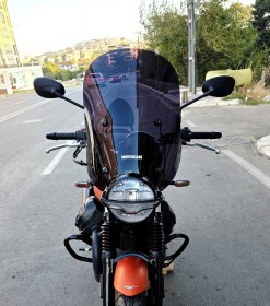 Resim Motocam Moto Guzzi V7 Stone Siperlik Ön Cam 2021-2023 Model 53cm Siyah Renkli 4mm Aparatsızdır 