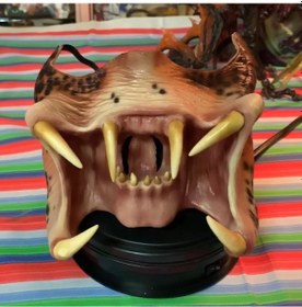 Resim Alien Vs Predator Maskesi Ve Dreads Saçlı Airsoft Kask Korkusu 