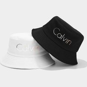 Resim 1 adet Calvin Letter Baskılı Kova Şapka - Erkekler ve Kadınlar için Hafif Nefes Alabilen Güneş Şapkası, Unisex Açık Hava Seyahat Balıkçı Şapkası, "Calvin" Tasarımı, Katlanabilir ve Makinede Yıkanabilir, Yaz Tatili Aksesuarı 