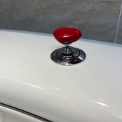 Resim 1 Adet Kırmızı Kalp Şeklinde Uzatılmış Tuvalet Sifon Butonu Kapağı - Dekoratif Sanat Stili Dayanıklı Plastik/Metal Banyo Yükseltme, Standart Sifon Vanalarına Uygun, Kolay Kurulum, Banyo Dekoru | Zarif Banyo Aksesuarı | Krom Kaplama 