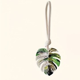 Resim 1 Adet Tropikal Monstera Yaprağı Çanta Süsü - Yeşil & Siyah Botanik Asma Aksesuar, Sahte Deri Kolye, El Çantaları ve Ev Dekoru İçin, Beyaz İple Kolay Asılabilir - Elektriksiz Kullanım - Model S78, Doğa Esintili Tasarım, Detaylı Nakış 