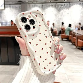 Resim Apple iPhone 15 Pro İle Uyumlu Kalplı Kılıf Dalgalı Krem Rengi 