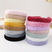 Resim Kadınlar için uygun, yıkanabilir yüz bandı ve makyaj yapmak için ideal olan tek renkli peluş saç bandı. 