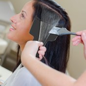 Resim Balayaj Vurgulama Tarak, Saç Boyama Tahtası, Boyama Fırçası Uygulayıcısı, Ev Salonu Kullanımı İçin Stil Araçları, Salon Saç Aracı|Pürüzsüz Saç Aracı|Dayanıklı Plastik Tarak, Saç Fırçası 