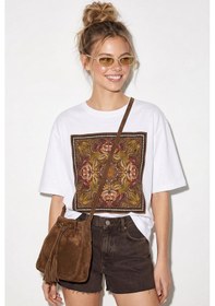 Resim Shade Kadın Etnik Desenli Boncuk İşlemeli Baskı Detaylı Oversize T-shirt 2128 60286123 - Beyaz 
