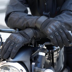 Resim Siyah Motosiklet Sürme Eldivenleri - Erkekler ve Kadınlar İçin Ayarlanabilir Kapanışlı, Dış Mekan Sporları ve Günlük Kullanım İçin Dayanıklı, Motosiklet Sürme Ekipmanı, Şık Eldiven Tasarımı, Güvenli Uyum Eldivenleri 