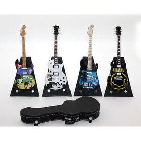 Resim Çantalı Gitar Figürü 
