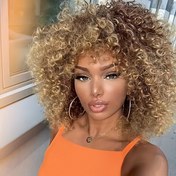 Resim 35.56 cm Afro Kıvırcık Sarışın Peruk 70'ler Retro Tarzı Kahverengi ve Siyah Sentetik Saç ile Gül Ağlı Kapaklı - Doğal Görünüm, Güvenli Uyum, Günlük Kullanım ve Özel Günler İçin Çok Yönlü 