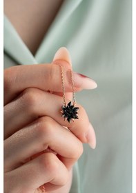 Resim Nereze 925 Ayar Gümüş Siyah Taşlı Lotus Çiçeği Kolye 
