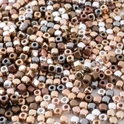 Resim 200 adet 3mm kare köşe boncuklar, ayrılmış boncuklar, plastik gevşek boncuklar, DIY bilezikler, kolyeler, yarı mamul ürünler, el dokuma takı aksesuarları için uygun 