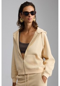 Resim Lyka Kadın Organik Pamuk 3 Iplik Içi Şardonlu Süs Etiketi Detaylı Regular Krem Sweatshirt 