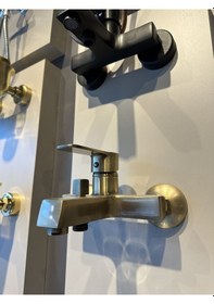 Resim İsaoğlu Yapı Banyo Bataryası Mat Altın Banyo Musluğu Kare Modern Tasarım Fırçalanmış Gold Gold 