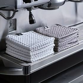 Resim Kahve Makineleri ve Çay Dükkanları için 3'lü Barista Havlular - Güçlü Emicilik, Dayanıklı dokumasız Polyester Temizlik Bezleri Süt ve Dökülmeleri Silmek için - Küçük Kare Gri Mutfak Havluları 