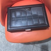 Resim 1 adet Kare Suni Deri Saat Sergileme Kutusu Mandal Kapatma, Kumaş İç, Karbon Fiber Desen, Mücevher Hediye Kutusu 