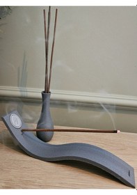 Resim Şık Tasarımlı Tütsülük Ve Vazo 