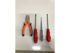Resim Çok Amaçlı Tornavida ve Pense Seti, Pratik ve Dayanıklı El Aletleri 