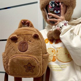 Resim 1 adet Sevimli Capybara Peluş Sırt Çantası - Ayarlanabilir Askılar, Hafif Polyester Astar, Fermuar Kapanışı, Kolej ve Günlük Geziler için Karikatür Tasarım, Okul Sırt Çantası, Oynak Aksesuar, Dayanıklı İnşaat 