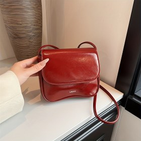Resim 1 Adet Şık Kırmızı Kadın Çapraz Çanta - Telefon Cebi ile Kompakt Kare Tasarım, Dayanıklı & Günlük Kullanım İçin Uygun, Ayarlanabilir Omuz Askısı (100cm), Polyester Astar, Günlük İşe Gidiş Geliş İçin Mükemmel, Küçük Çapraz Çanta 