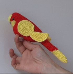 Resim nildamigurumi Amigurumi Örgü Oyuncak Muhabbet Kuşu Sarı Kırmızı Galatasaray 