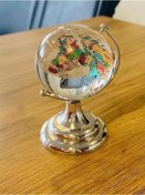 Resim Kristal Cam Renkli Dünya Haritası Dolgu Camdan Yapılmış Ayaklı 