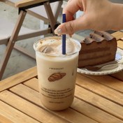 Resim Kroissant Desenli Cam Kahve Fincanı, Yalıtımlı, Kurşunsuz, Mikrodalga Güvenli, Yeniden Kullanılabilir Yuvarlak Bardak Süt, Meyve Suyu, Latte, Kappuccino, Çay için - Yalnızca El Yıkama, Aile Kullanımı İçin Harf Baskı Tasarımı 