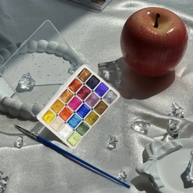 Resim 20 Renkli Seyahat Boya Seti - Canlı, Hızlı Kuruyan, Suluboya ve Karışık Medya için İdeal - Taşınabilir Metal Palet, Güvenli Kapaklı Kutu - Açık Hava Çizimi ve Stüdyo Kullanımı İçin Mükemmel - Profesyonel Pigment Formülü 