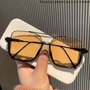 Resim Kadınlar ve Erkekler için Vintage Metal Çerçeve Moda Gözlükleri - Büyük Dikdörtgen Tasarım, Siyah Detaylar, Altın Tonlu Kaplama, Sürüş, Partiler ve Şık Kıyafetler için Mükemmel, Dekoratif Gözlükler, Parti Gözlükleri, Dayanıklı Gözlükler 