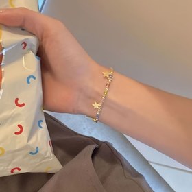 Resim Kadınlar için Renkli Yıldız Charm Bilezik – Boho-Şık Yazlık Takı Hediyesi Boncuklu Zincir ve Yıldız Vurgularıyla, Tatil veya Günlük Kıyafetler İçin Mükemmel, Sevimli Bilezikler, Eğlenceli Bileklik, Çok Renkli Boncuklar 