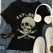 Resim Kadınlar için Vintage Punk Rock Grafikli Tişört - "ZENGİNLERİ YE" Kafatası & Çapraz Çatallar Tasarımı, Siyah & Bej Eskitme Baskılı, Yumuşak Esnek Yuvarlak Yaka Kısa Kollu Üst Her Mevsim Günlük Kullanım İçin, Rock And Roll Tişörtler, Keskin Moda, Nefes Alabilen Tişört, İfade Edici Tişört, Alternatif Moda 