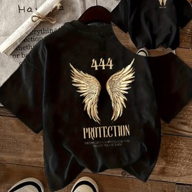 Resim Kadınlar için "444 KORUMA" Grafikli T-Shirt - Siyah Rahat Yuvarlak Yaka ile Altın Kanatlar ve İlham Verici Alıntı, Bahar ve Yaz için Mükemmel, Rahat Giyim | İlham Verici Alıntı Gömlek | Konforlu Kesim, Bayanlar T-Shirt'leri 