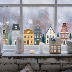 Resim Kış Manzara Pencere Sticker - Elektriksel PVC Sticker ile Karlı Evler ve Kar Taneleri, Banyo, Tuvalet ve Pencere Dekoru için Çağdaş Stil, Uygulama Kolay, Kalıntı Yok, Tatil Ev Dekorasyonu için Mükemmel, Pencere Sticker | Kış Temalı Dekor | Kolay Uygulama Sticker, Kış Harikası Dekorasyonlar, Kendinden Yapışkan Pencere Resimleri, Noel Pencere Sticker, Pencere Folyosu, Noel Dekorasyonu, Noel Pencere Resimleri 