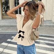 Resim Kadınların Zarif Fırfırlı Kollu V-Yaka Bluz - Beyaz Dokulu Üst, Siyah Kurdele Detayı, Kısa Kollu, Bahar/Yaz Modası, Rahat Giyim|Ruffled Sleeve Top|Vneckline Top 
