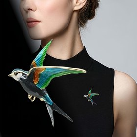 Resim Elegant Alloy Hummingbird Broş - Emaye Renkli Kuş Tasarımı, Günlük Giyim için Çok Yönlü Moda Aksesuarı, Kravat ve Çanta Dekorasyonu, Kaplama Yok - Tüm Mevsimlere Uygun 