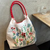 Resim Kadınlar İçin Şık Nakışlı Çiçekli Tote Çanta - Büyük Kapasiteli, Hafif Omuz Çantası, Kırmızı Detaylı Beyaz Renkli Çok Renkli Desenli Alışveriş, Plaj ve Piknik Çantası, Dayanıklı Yapım, Moda Kadın Çantası 