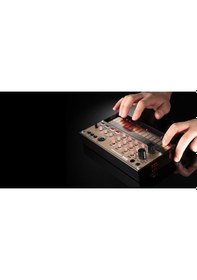 Resim Korg Volca Keys Analog Loop Synthesizer 