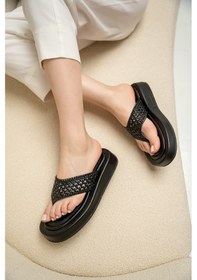Resim Camille Parmak Arası Örgü Detaylı Kadın Terlik Siyah 