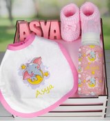 Resim Ejoya Ahşap Sandıkta Kişiye Özel Önlük Biberon Taş Isimlik Ve Patik Bebek Hediye Seti 109534 