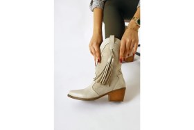 Resim Pandorak Bej Süet Detaylı Püsküllü Sivri Burunlu Western Bot 