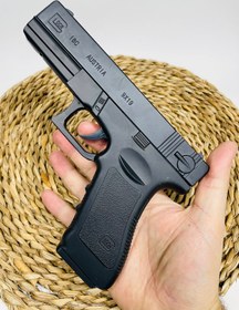 Resim Glock Modeli Gerçekboyutta Metal Siyah Tabanca Çakmak /standlı 