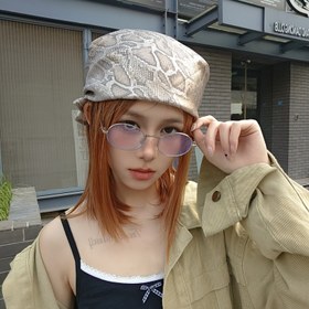Resim Kadın Y2K Punk Hip-Hop Başörtüsü - Metalik Sıvı Gümüş Parıltı, Konserler, Festivaller, Günlük Kullanım İçin Esnek Olmayan Kare Bandana - Partiler ve Kıyafetler İçin Edgy Gotik Aksesuar, Festival Başörtüsü, Bohem Tarzı, Nefes Alabilen Kumaş, Dekoratif Parça, Moda Tutkunları, Konser Kıyafeti, Dayanıklı Malzeme, Dekoratif Başörtüsü, Alternatif Tarz 