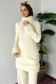 Resim Gülseli Peluş Detaylı Kendinden Çizgi Desenli Tesettür Triko Tunik Krem TZL-P-00020134 