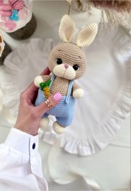 Resim handanca Amigurumi Havuçlu tavşan 