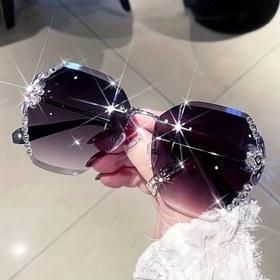Resim Kadınlar İçin Büyük Gözlü Rhinestone Detaylı Mor'dan Şeffaf Gradyanlı Lensli Metal Çerçeve Parti Moda Aksesuarı - Oversize Cat-Eye Gözlük 