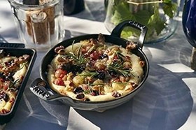 Resim STAUB Toz İstiflenebilir Fırın Kabı, Yuvarlak (20 Cm, 0,75 L İçerisinde Bulunan Mat Siyah Kaplı Tepsi İle) Grafit Grisi 