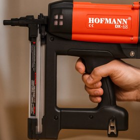 Resim Gazlı DK68 Hafif Başlı Çivi Çakma Tabancası Şarjlı Bataryalı Pnömatik Çivi Çakma Döşeme Makinesi 