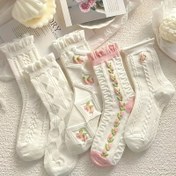 Resim Kadınlar için 5 Çift Sevimli Çiçekli 3D Dokulu Çorap - Pembe ve Beyaz, Dantel Detaylı Ruffled Orta Baldır Çorapları, Elde Yıkanabilir, Yumuşak Kumaş, Günlük Giyim Çorapları | Ruffled Çorap Tasarımı | Yapım 